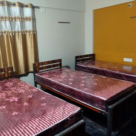 Хостел Stoneroof Guest Pg Whitefield Экстерьер фото